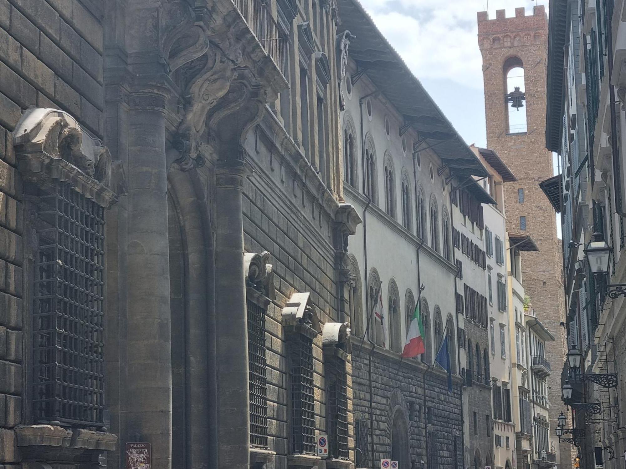La Sede Dell'Arte Monolocale Studio E Camere In Torre Medievale Vicino A Duomo E Piazza Signoria Florence Luaran gambar