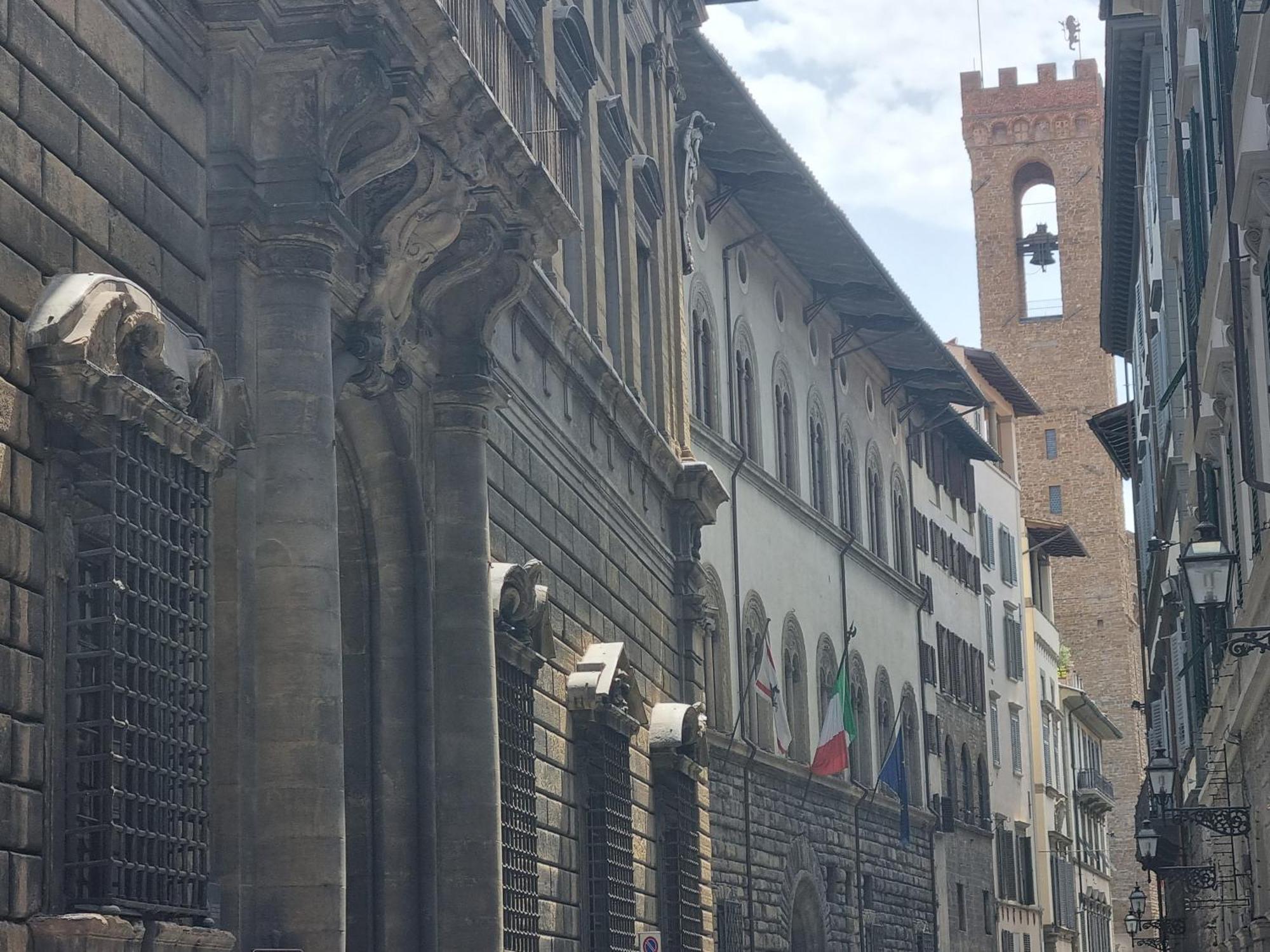 La Sede Dell'Arte Monolocale Studio E Camere In Torre Medievale Vicino A Duomo E Piazza Signoria Florence Luaran gambar