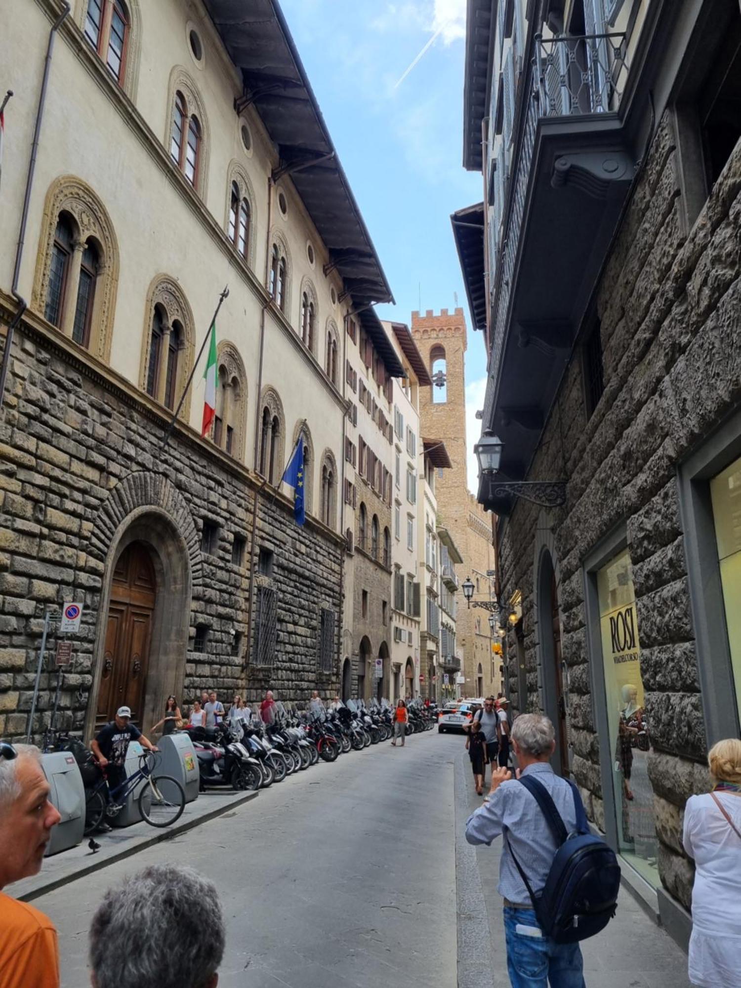La Sede Dell'Arte Monolocale Studio E Camere In Torre Medievale Vicino A Duomo E Piazza Signoria Florence Luaran gambar